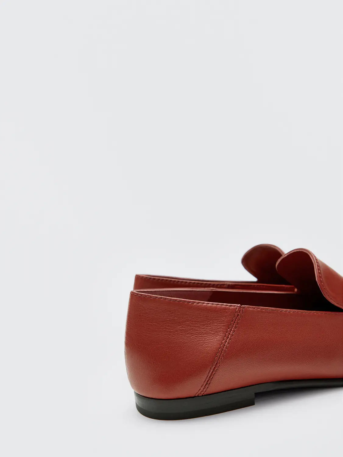 Beautiful Shoe’s High-quality Genuine Leather Flats Shoes Woman 2026 New Fashion Autumn Single Shoe Slip-on Beige Lazy