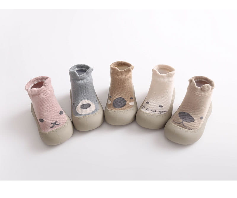 Beautiful Shoe’s Soft Rubber Sole Child Floor Sneaker Baby Socks Shoes Infant Cute Cartoon Kids Boy Shoes BeBe Booties