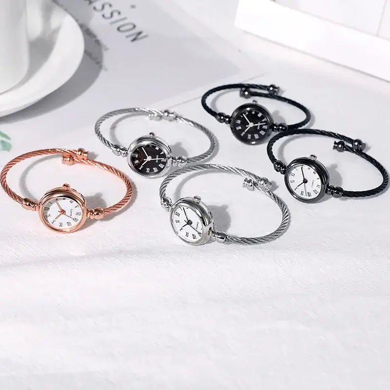 Montre Elegant Gold Bracelet Watch for Women Quartz Movement