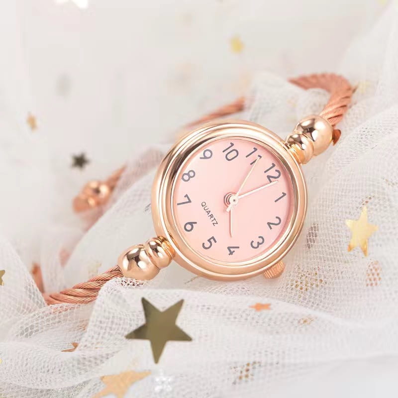 Montre Elegant Gold Bracelet Watch for Women Quartz Movement