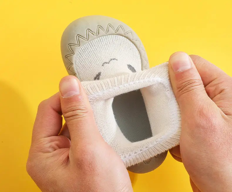 Beautiful Shoe’s Cute Baby Sock Shoes BeBe Soft Sole and Crib Shoes Rubber Non Slip Toddler First Step Walkers Outdoor